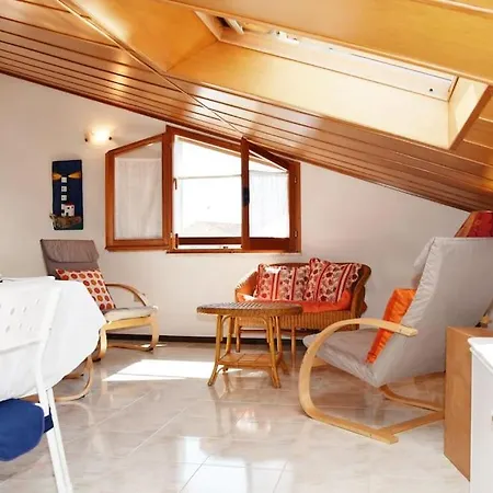 Romantic Attic On The Seafront Of Сasa de vacaciones SantʼAntìoco